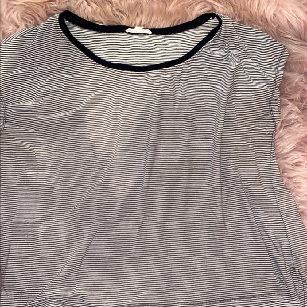 Black and white stripped tee